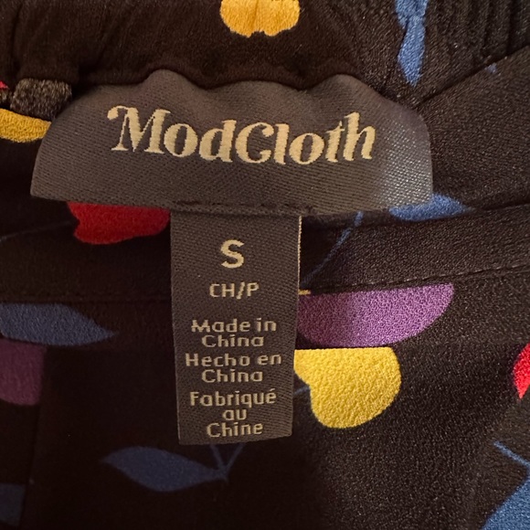 Modcloth Choose Happiness Wide-Leg Pants in Black Cherry Bomb. Size S. - Picture 6 of 6